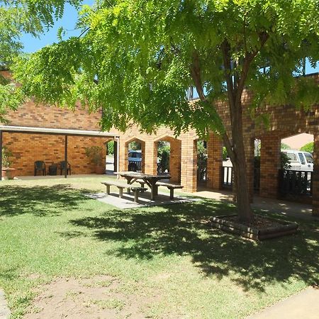 קמפבלטאון Maclin Lodge Motel מראה חיצוני תמונה